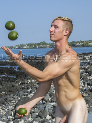 Fat 8" Dick Surfer Sandy: Muscle Jock Juggler, Surfs Naked, Opens Hole, Pees, Edges, Explodes In Hawaii!