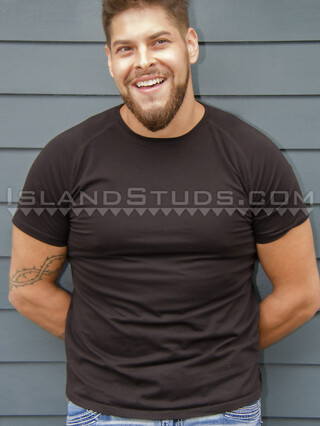 Tall 6'3" Bearded Vega Hernandez: Native American Pees x3, Gaping Hole x3 & Funny Accidental Cum Shot!