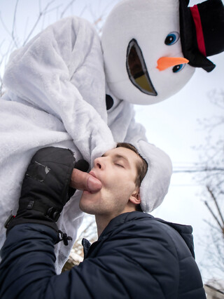 Gay snowman Bo Sinn fucking twink Benjamin Blue in the ass from behind
