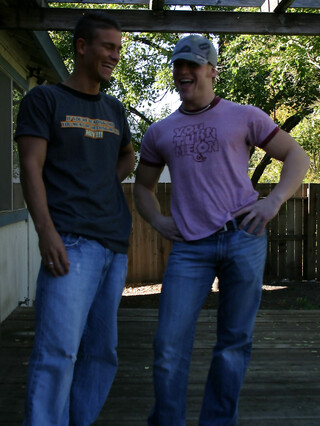 Handsome twinks Phoenix & Kenny get naked and masturbates together