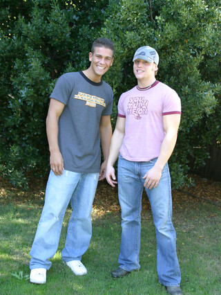 Handsome twinks Phoenix & Kenny get naked and masturbates together