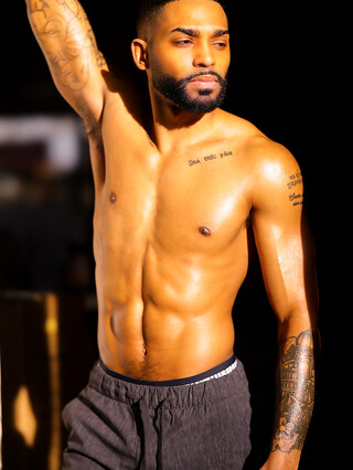 Tatted Stud James Harp Does The Stroke 'N Poke For The Cameras!