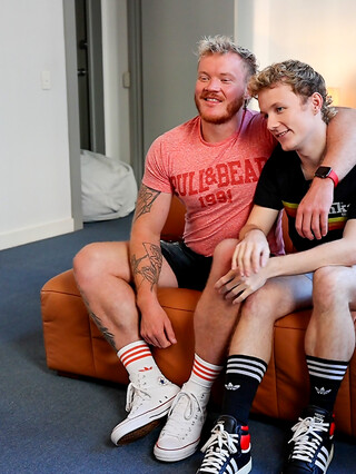 Aussie Twink Benny Fox rides Beau Jackson