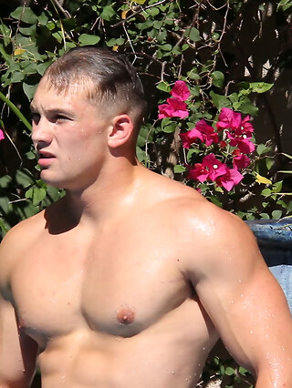 ALL-American Muscle Jock Brad Bison