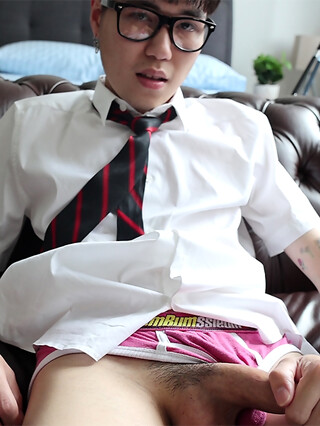 My cute mate Andrew Tran is getting off